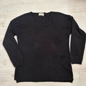 Black Women's Tunic Sweater Size Medium